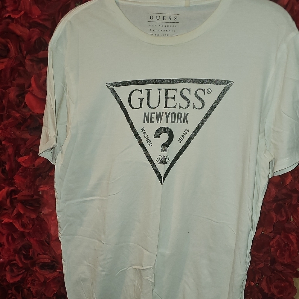 GUESS White Logo Tee for Men Size Medium - Picture 1 of 7